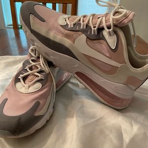 (WMNS) Nike Air 270 React 'Plum Chalk'